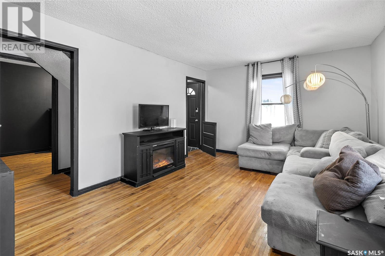Property at 221 TAYLOR STREET W image 4