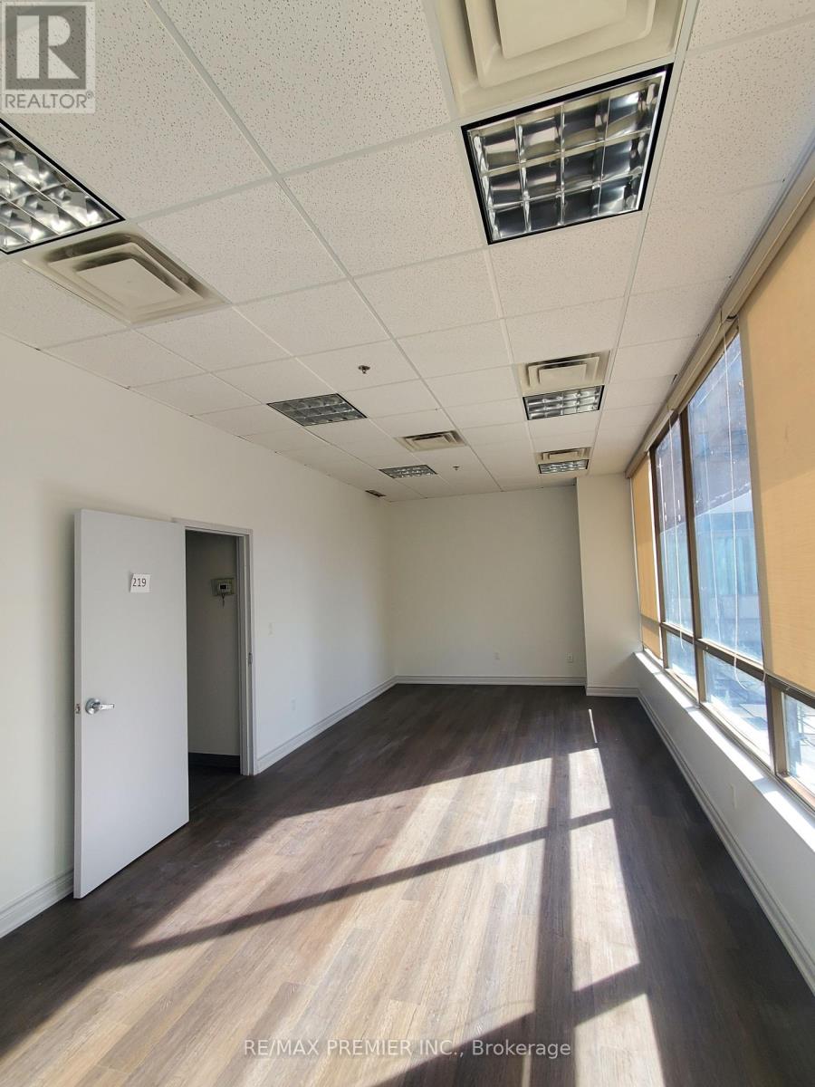 203 - 5231 Yonge Street, Toronto (Willowdale East), Ontario  M2N 5P8 - Photo 14 - C11554004