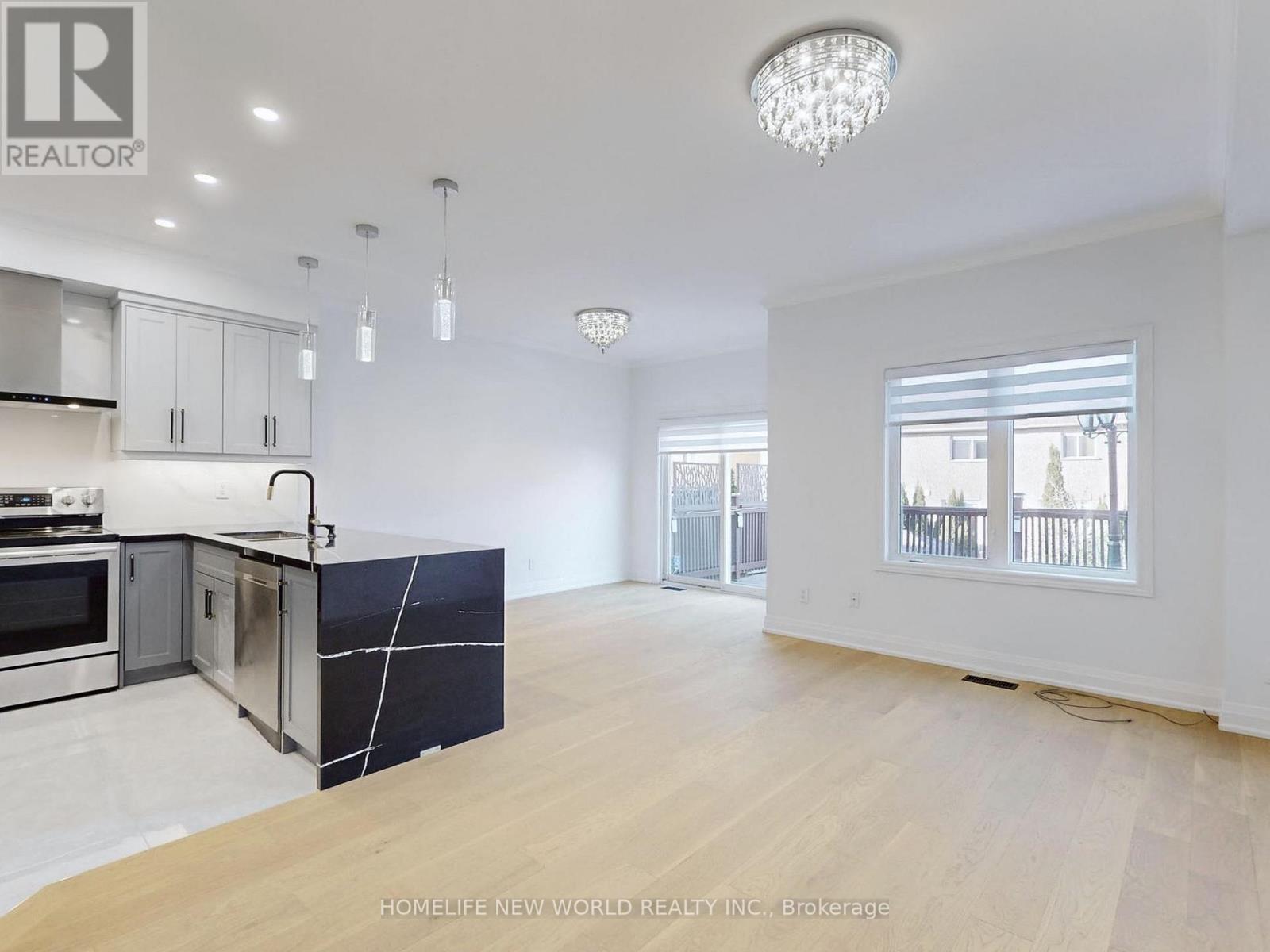Property at 32 ARCO CIRCLE image 4