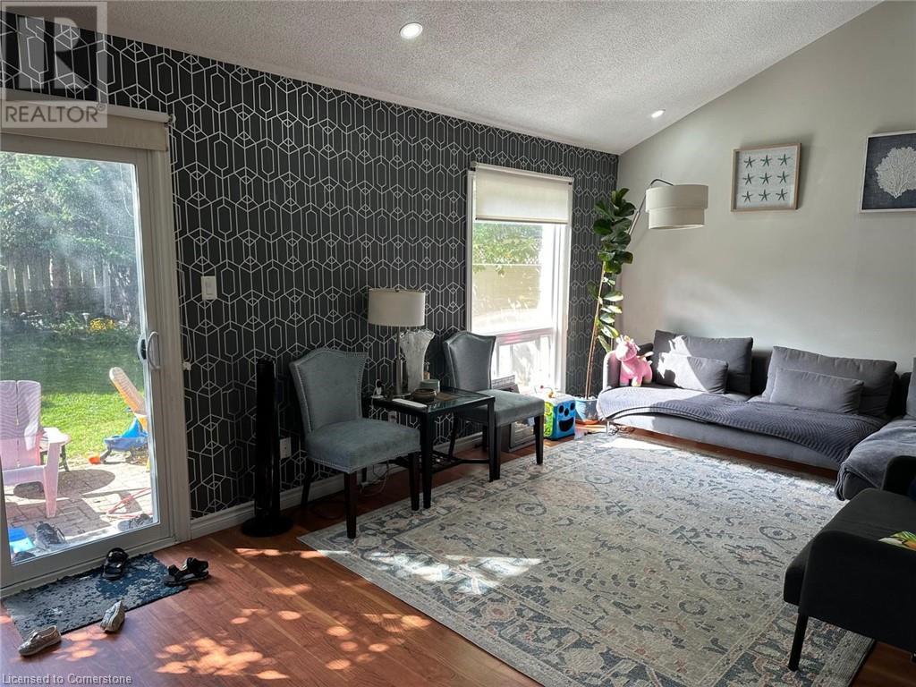 533b Rosemeadow Crescent, Waterloo, Ontario  N2T 2A1 - Photo 5 - 40681198