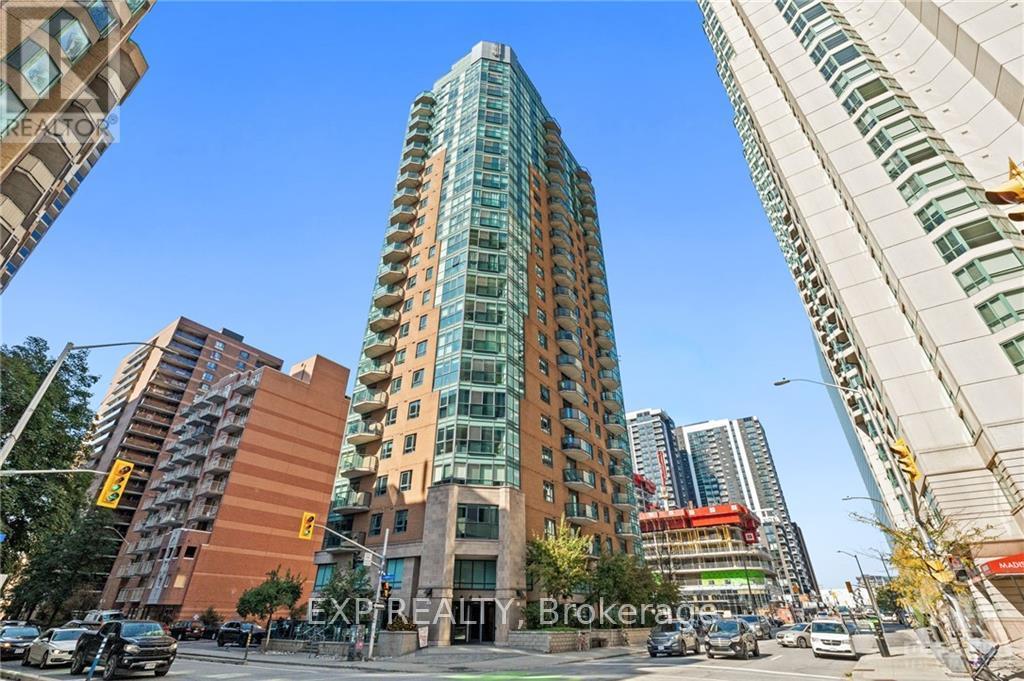 303 - 445 LAURIER AVENUE Ottawa