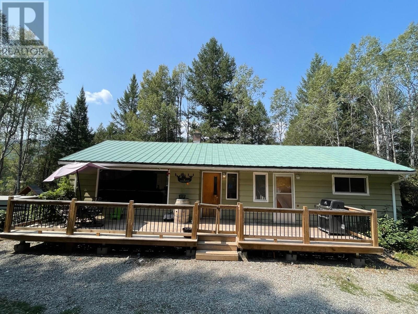 550 Strathmore Avenue, Greenwood, British Columbia V0H 1J0 - Photo 1 - 2477779