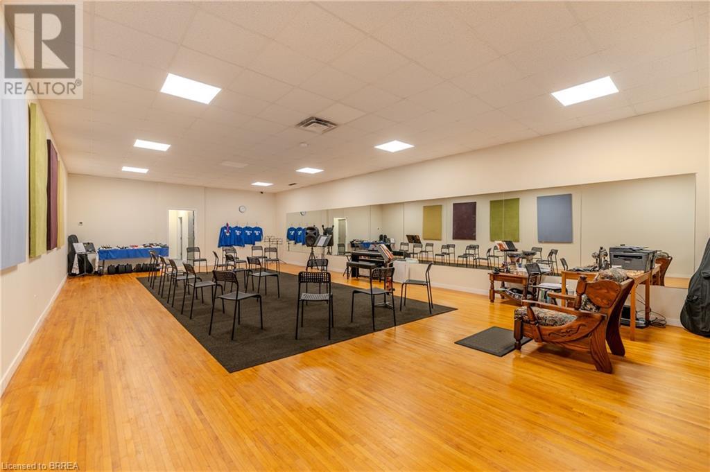 608 Upper James Street, Hamilton, Ontario  L9C 2Y8 - Photo 3 - 40682091