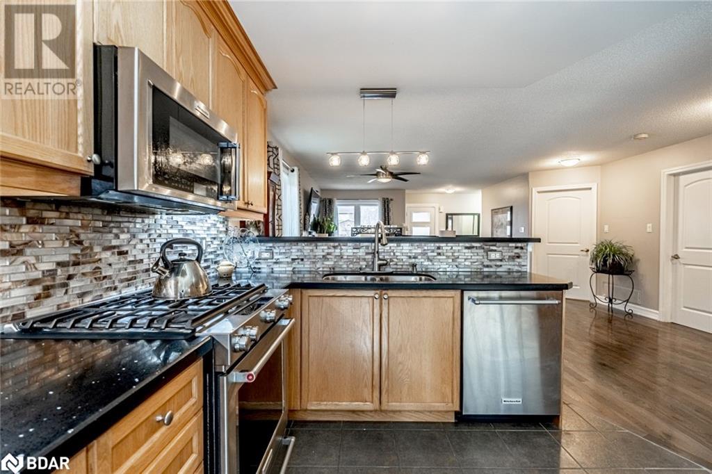 25 Thicketwood Avenue, Barrie, Ontario  L4N 5Y3 - Photo 4 - 40681437