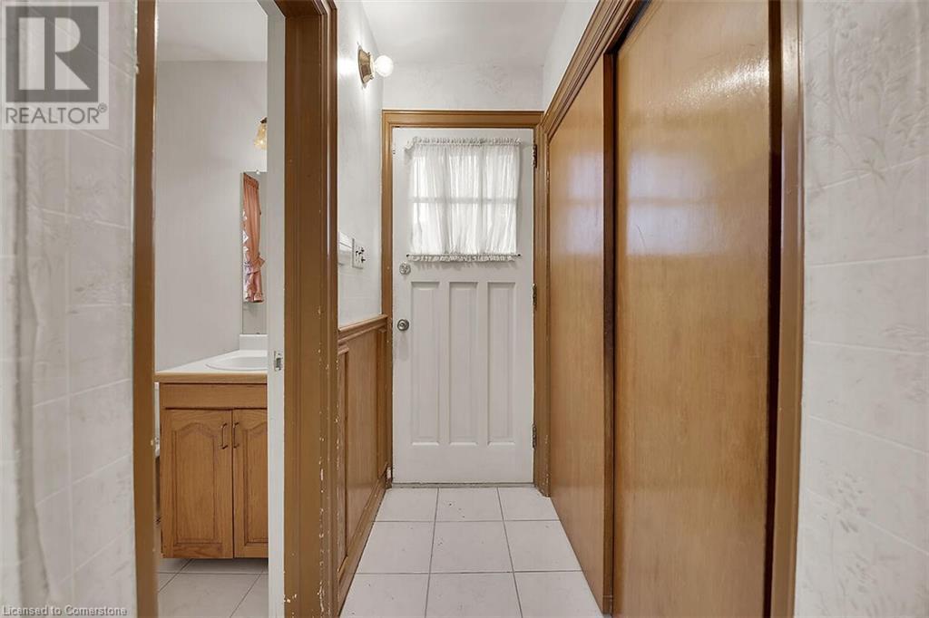 25 Sunning Hill Avenue, Hamilton, Ontario  L8T 1B3 - Photo 10 - 40678748