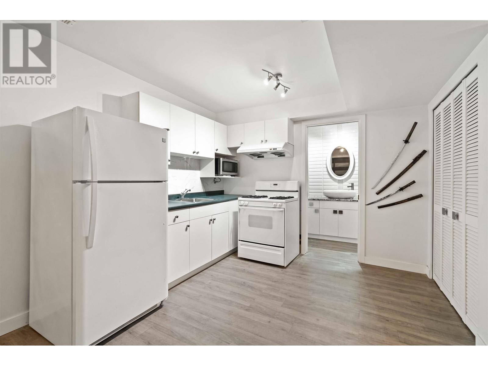 1633 Plateau Crescent, Coquitlam, British Columbia  V3E 3B3 - Photo 30 - R2943265