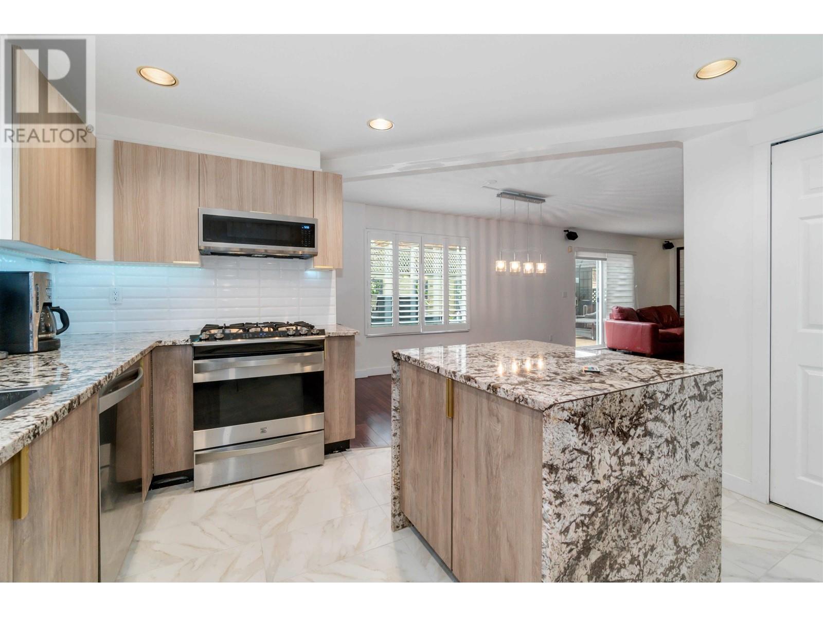 1633 Plateau Crescent, Coquitlam, British Columbia  V3E 3B3 - Photo 6 - R2943265
