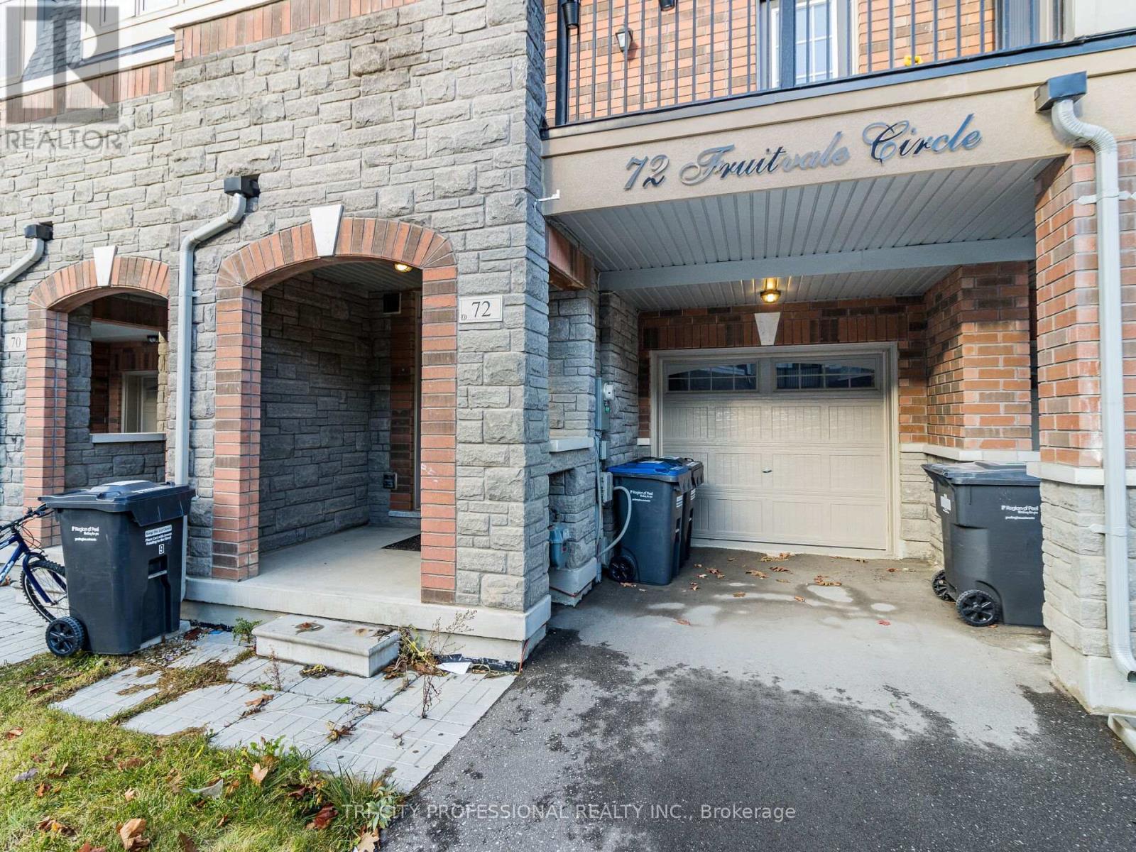 72 Fruitvale Circle, Brampton, Ontario  L7A 5B9 - Photo 2 - W11572895