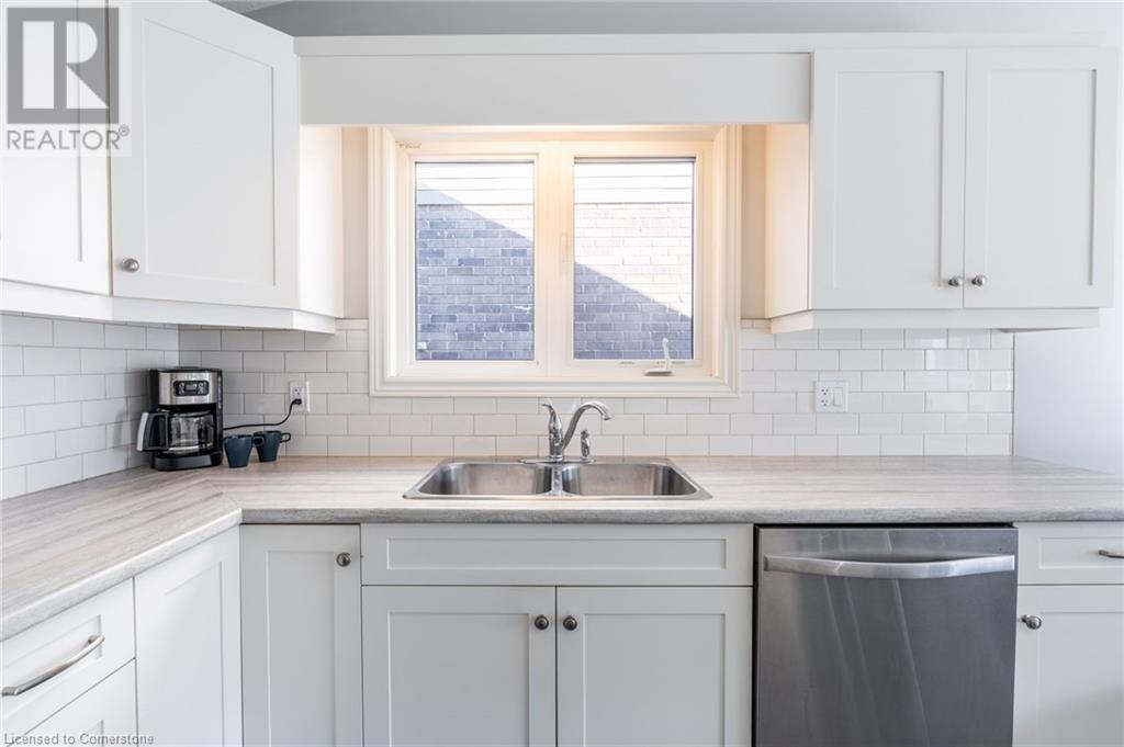 78 Silverwood Avenue, Welland, Ontario  L3C 0C3 - Photo 15 - 40682259