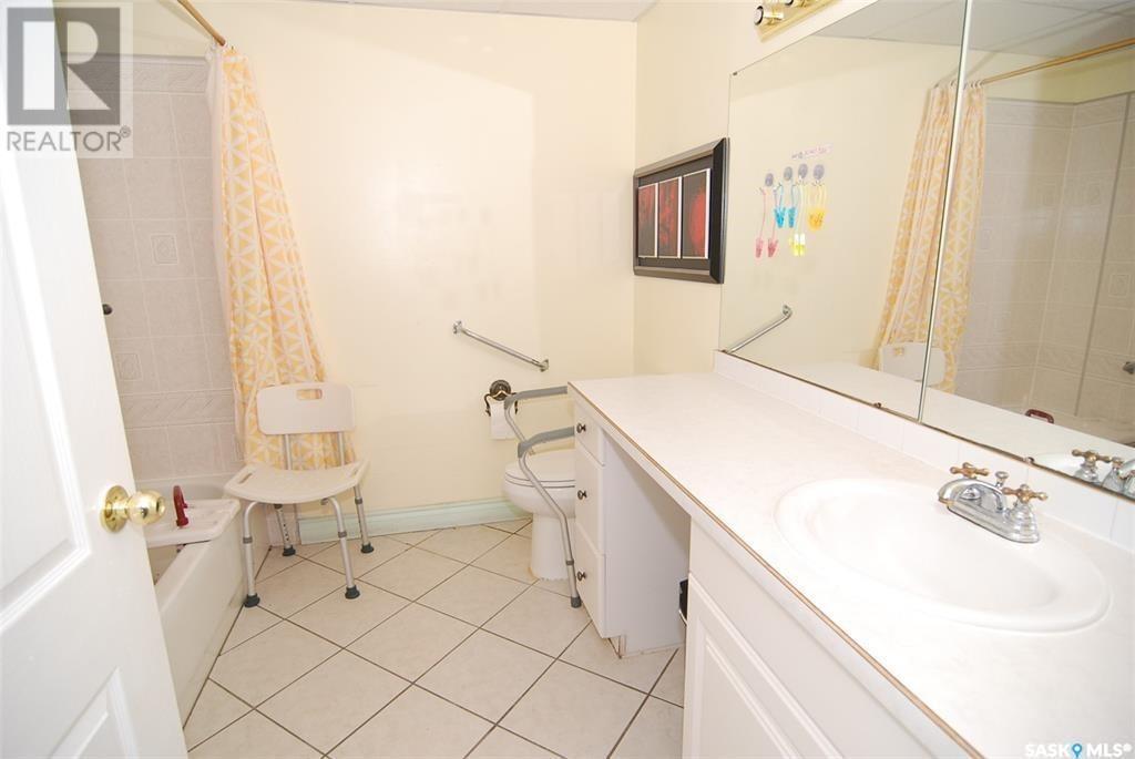 2915 37th Street W, Saskatoon, Saskatchewan  S7L 7H8 - Photo 16 - SK988972