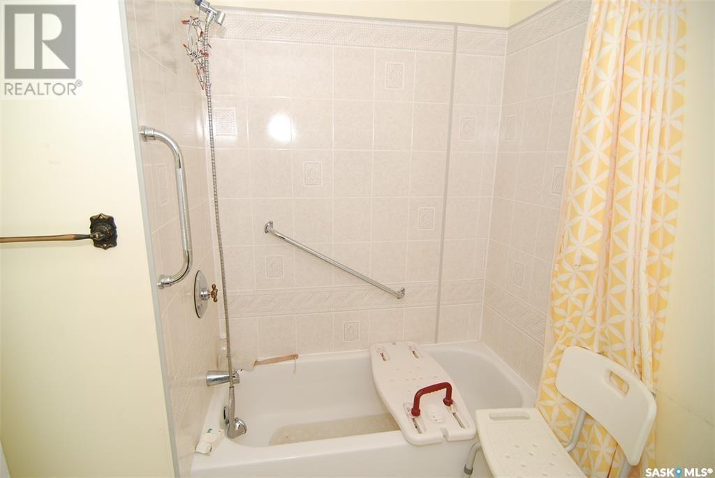 2915 37th Street W, Saskatoon, Saskatchewan  S7L 7H8 - Photo 17 - SK988972