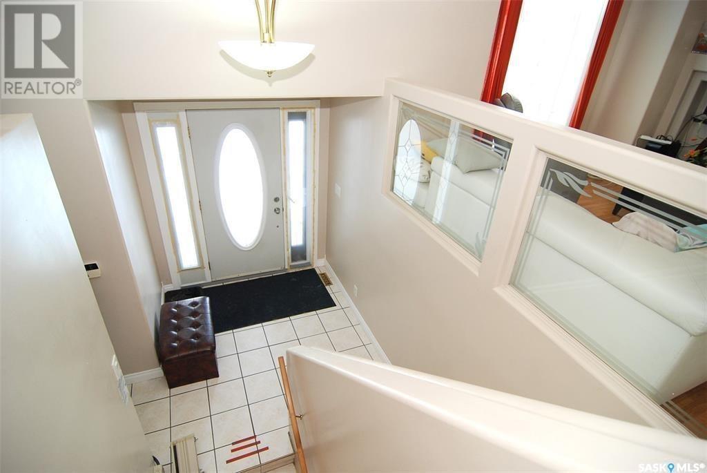 2915 37th Street W, Saskatoon, Saskatchewan  S7L 7H8 - Photo 2 - SK988972