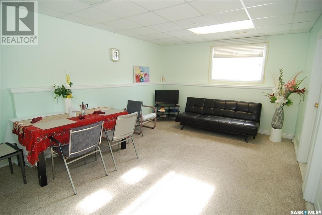 2915 37th Street W, Saskatoon, Saskatchewan  S7L 7H8 - Photo 3 - SK988972