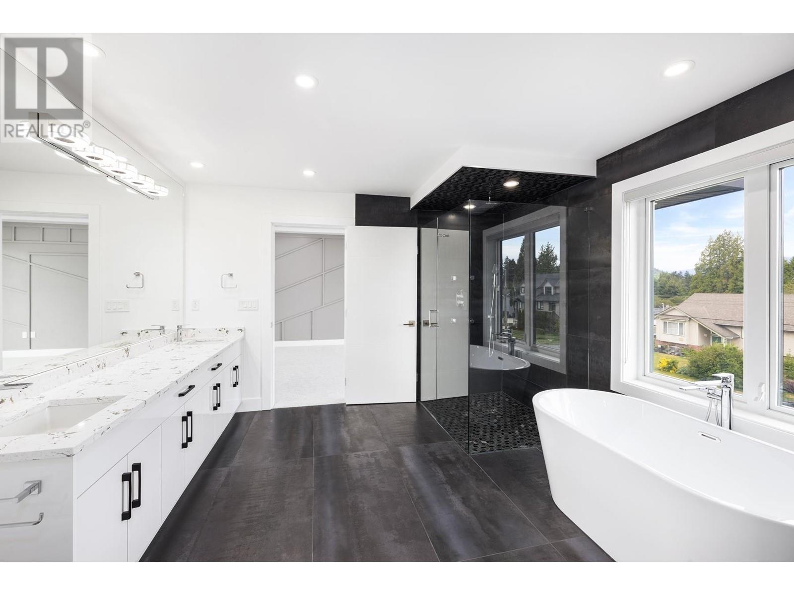 842 Runnymede Avenue, Coquitlam, British Columbia  V3J 2V2 - Photo 16 - R2947784