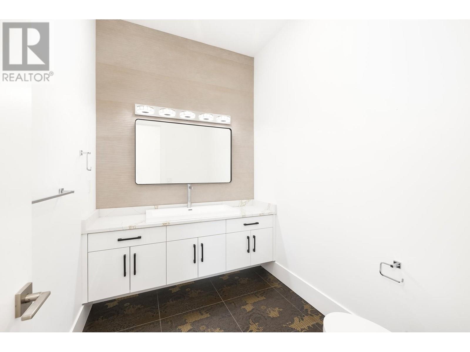 842 Runnymede Avenue, Coquitlam, British Columbia  V3J 2V2 - Photo 24 - R2947784