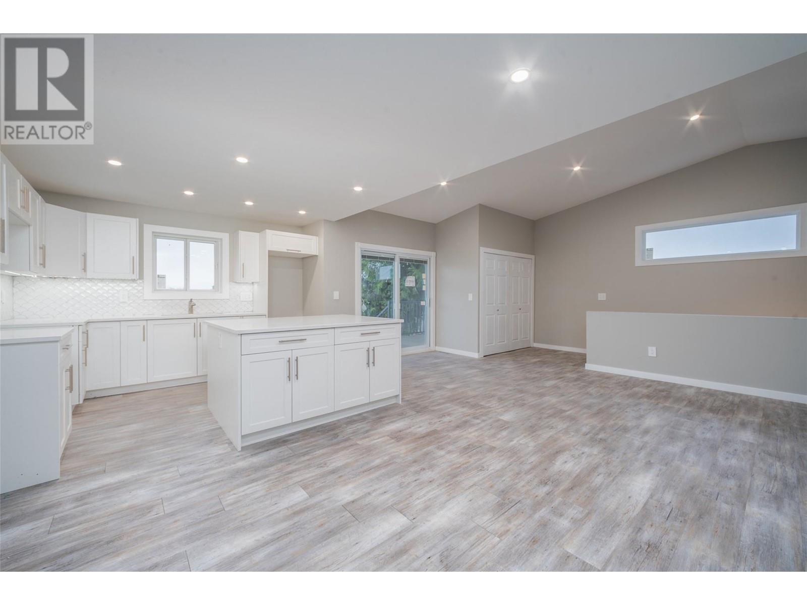 2308 Thacker Drive West Kelowna