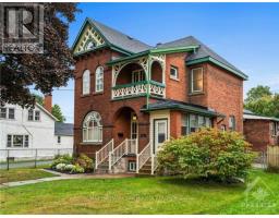 61 RUSSELL STREET E, Smiths Falls, Ontario