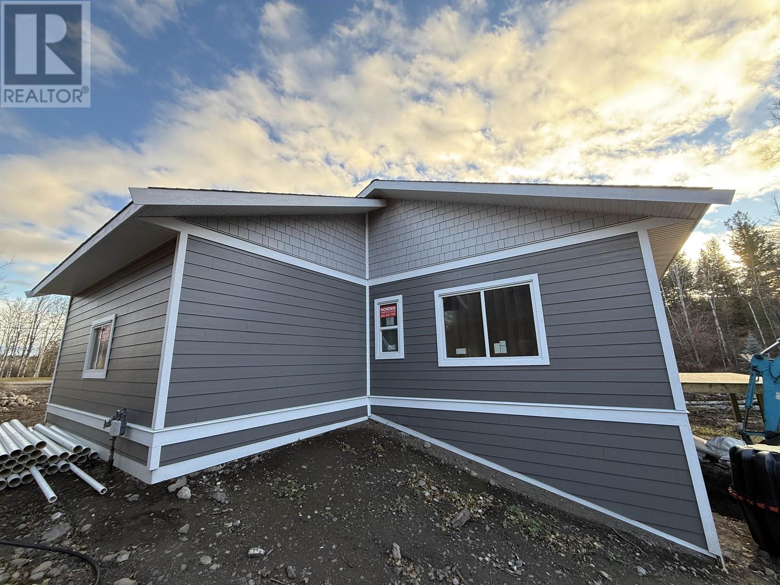 Property at 4724 CHILCOTIN CRESCENT image 4
