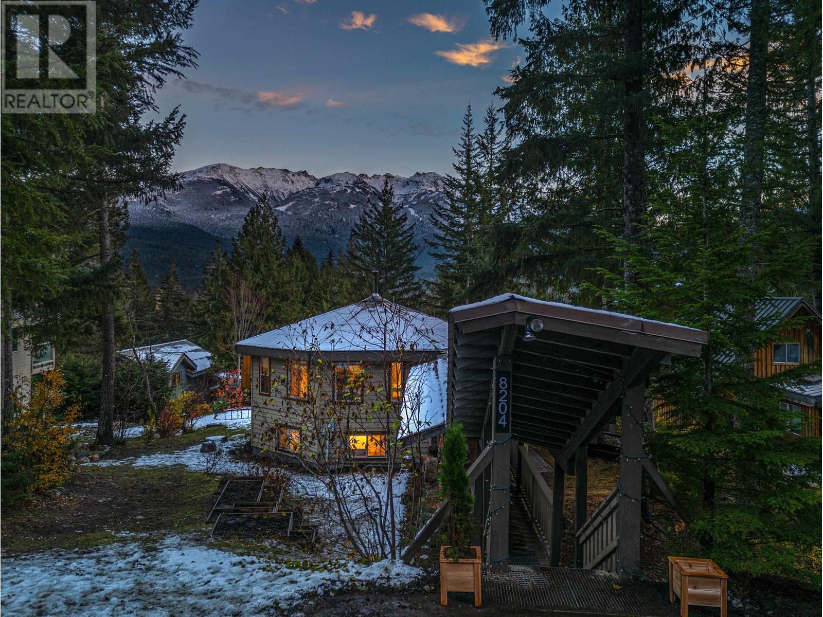 8204 Alpine Way, Whistler, British Columbia V8E 0G2 - Photo 34 - R2942946