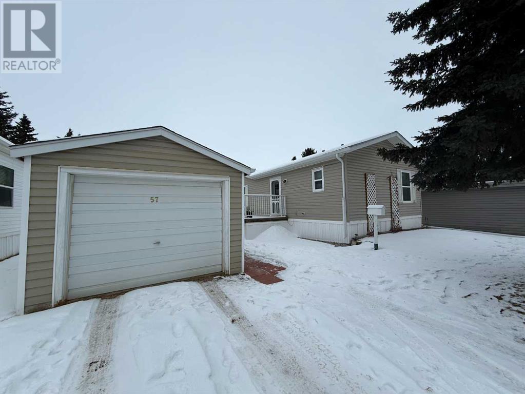 57, 6205 54 Street, Ponoka, Alberta  T4J 1M5 - Photo 2 - A2127468