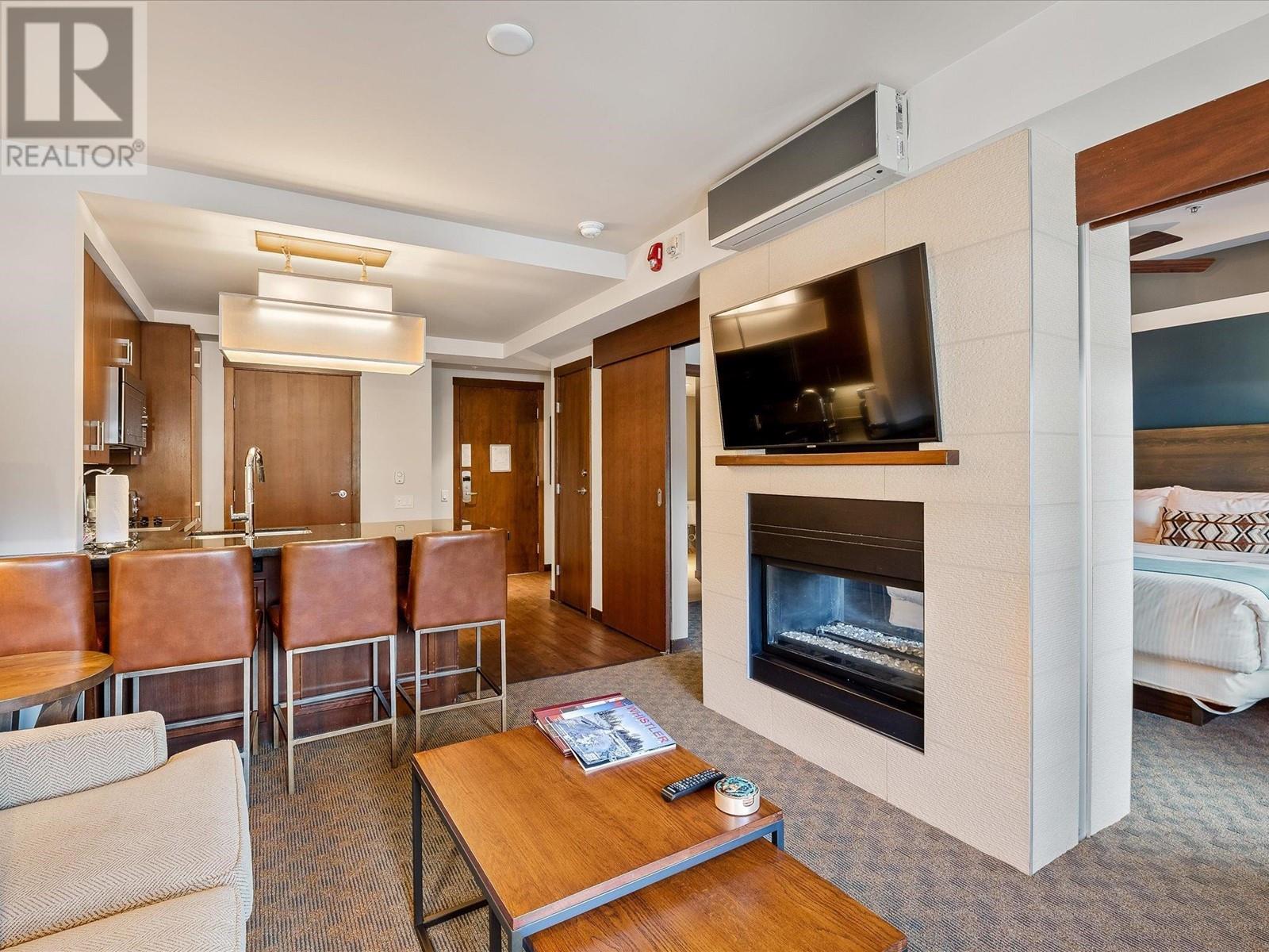 114d 2020 London Lane, Whistler, British Columbia  V8E 0B6 - Photo 4 - R2947867