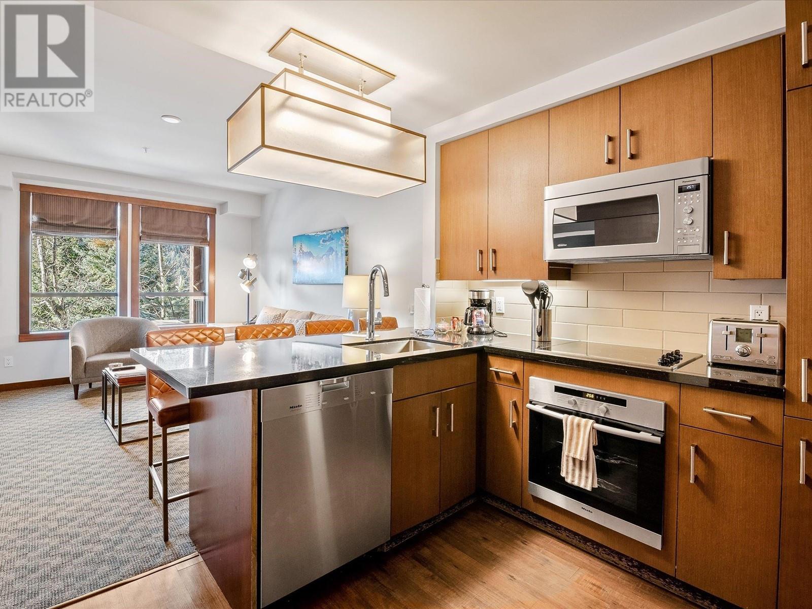 114d 2020 London Lane, Whistler, British Columbia  V8E 0B6 - Photo 9 - R2947867