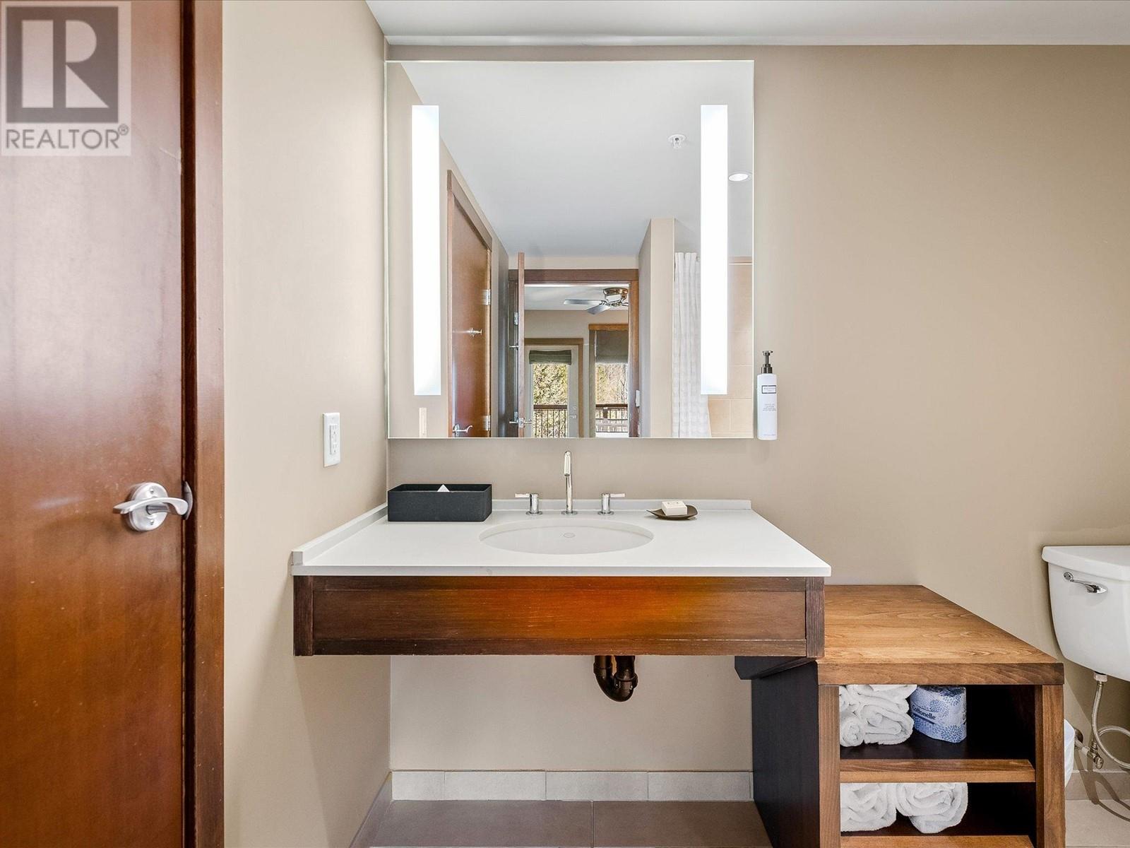 114d 2020 London Lane, Whistler, British Columbia  V8E 0B6 - Photo 11 - R2947867