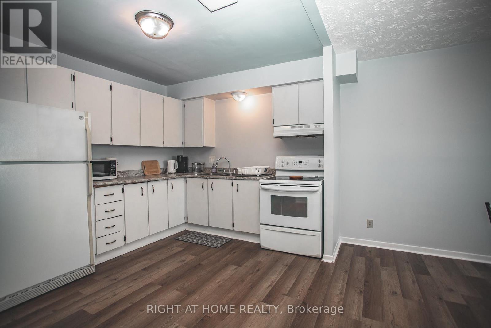 Property at 92 FARQUHAR PLACE image 2
