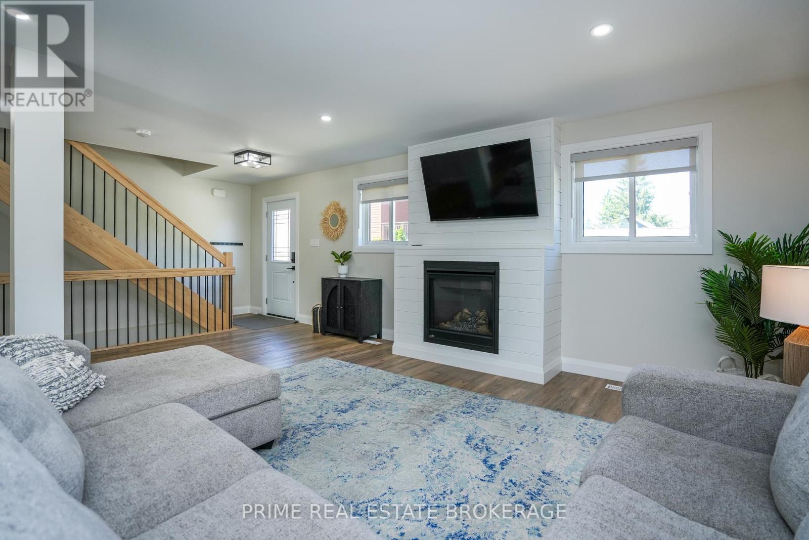 11 Eilber Street, Lambton Shores, Ontario  N0M 1T0 - Photo 6 - X11821309