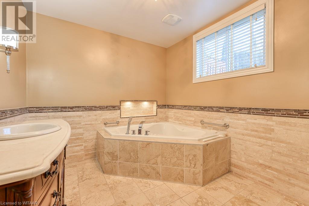 135 South Street, Woodstock, Ontario  N4S 3L3 - Photo 31 - 40681860