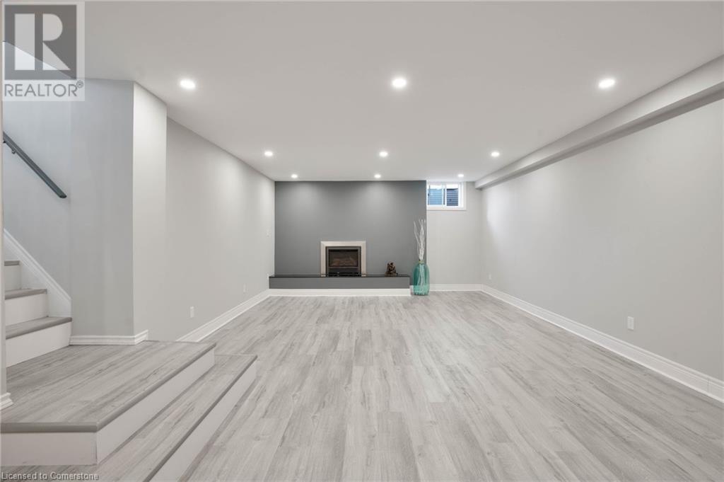 827 Ridge Road, Stoney Creek, Ontario  L8J 2Y3 - Photo 37 - 40681922