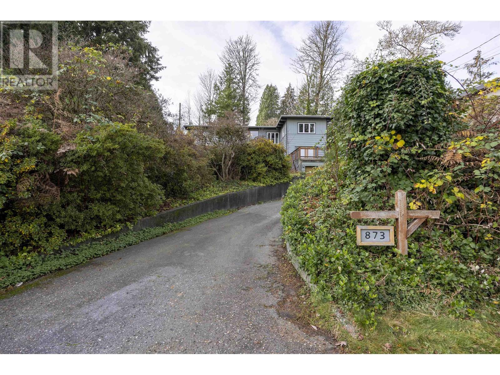 873 Baycrest Drive, North Vancouver, British Columbia  V7G 1N7 - Photo 4 - R2947160