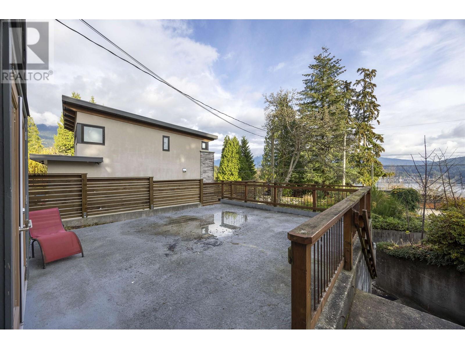 873 Baycrest Drive, North Vancouver, British Columbia  V7G 1N7 - Photo 7 - R2947160