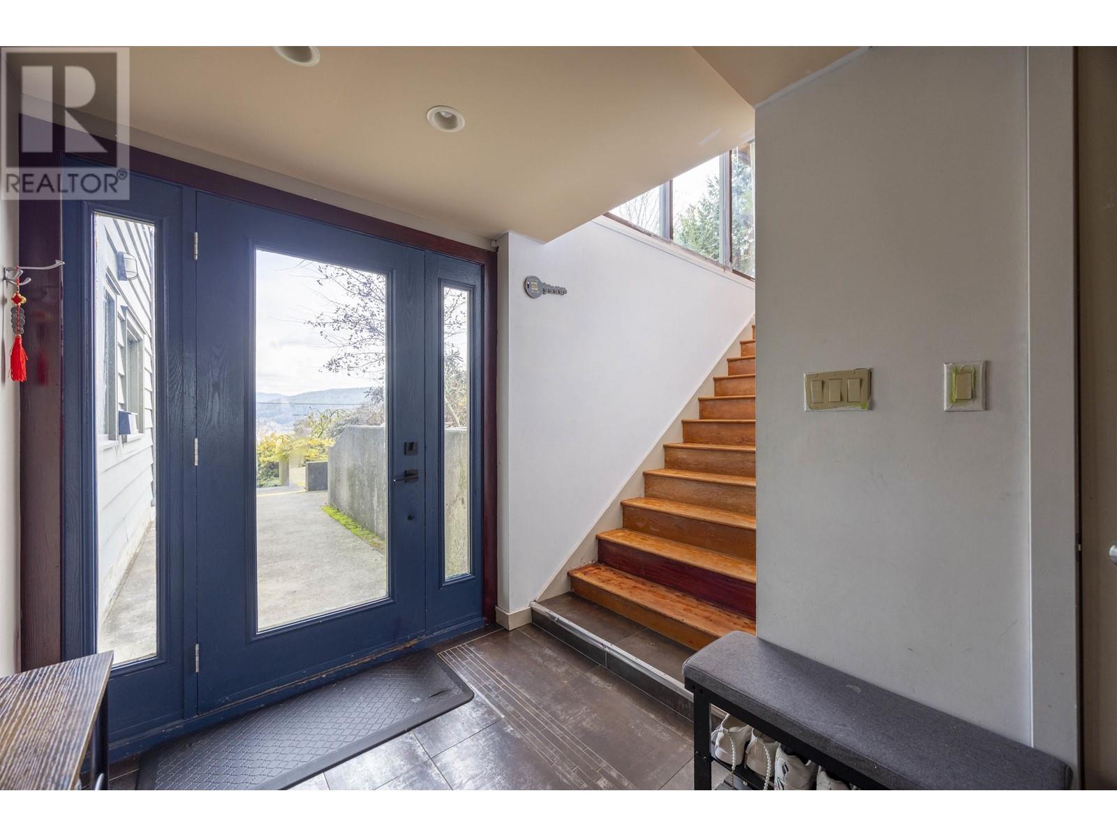 873 Baycrest Drive, North Vancouver, British Columbia  V7G 1N7 - Photo 14 - R2947160