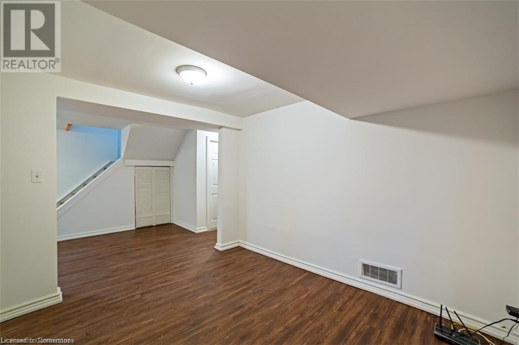 279 West 5th Street Unit# Lower, Hamilton, Ontario  L9C 3P1 - Photo 10 - 40673964