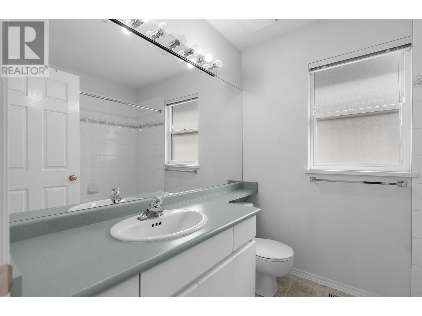 Listing Picture 21 of 27 : 22691 CHALDECOTT DRIVE, Richmond / 烈治文 - 魯藝地產 Yvonne Lu Group - MLS Medallion Club Member