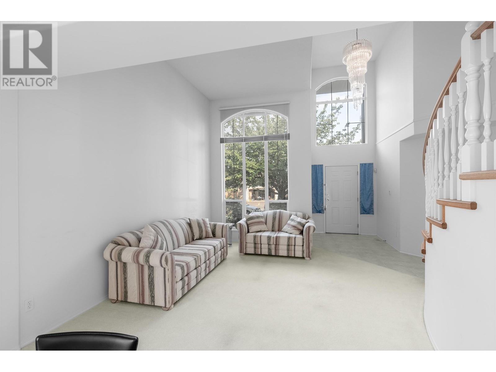 Listing Picture 3 of 27 : 22691 CHALDECOTT DRIVE, Richmond / 烈治文 - 魯藝地產 Yvonne Lu Group - MLS Medallion Club Member