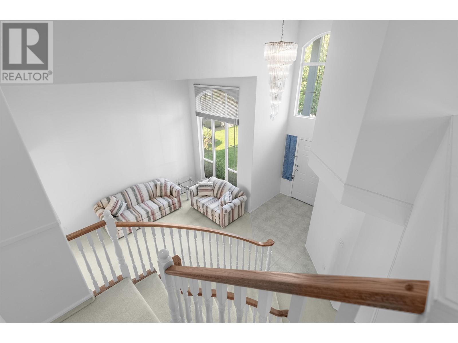 Listing Picture 4 of 27 : 22691 CHALDECOTT DRIVE, Richmond / 烈治文 - 魯藝地產 Yvonne Lu Group - MLS Medallion Club Member