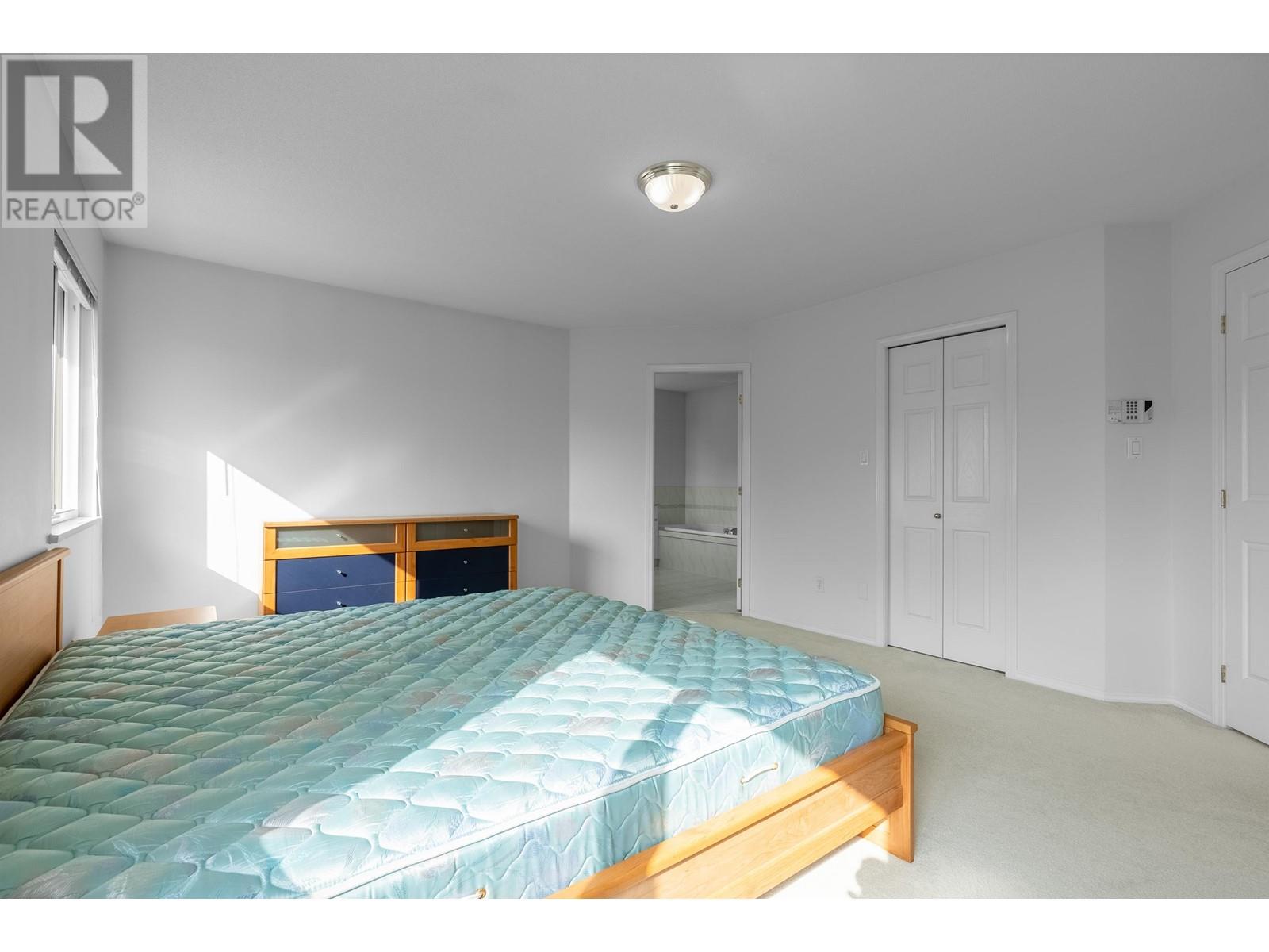 Listing Picture 14 of 27 : 22691 CHALDECOTT DRIVE, Richmond / 烈治文 - 魯藝地產 Yvonne Lu Group - MLS Medallion Club Member