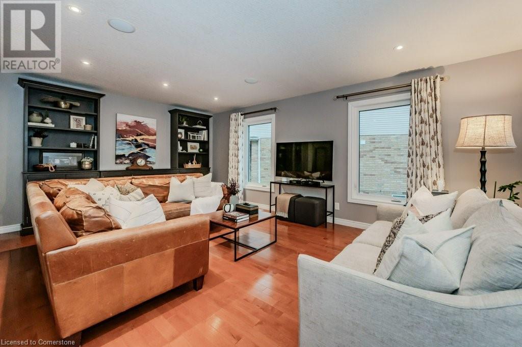 568 Little Dover CrescentWaterloo, Ontario  N2K 4E4 - Photo 5 - 40680959