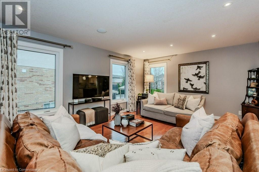 568 Little Dover CrescentWaterloo, Ontario  N2K 4E4 - Photo 6 - 40680959