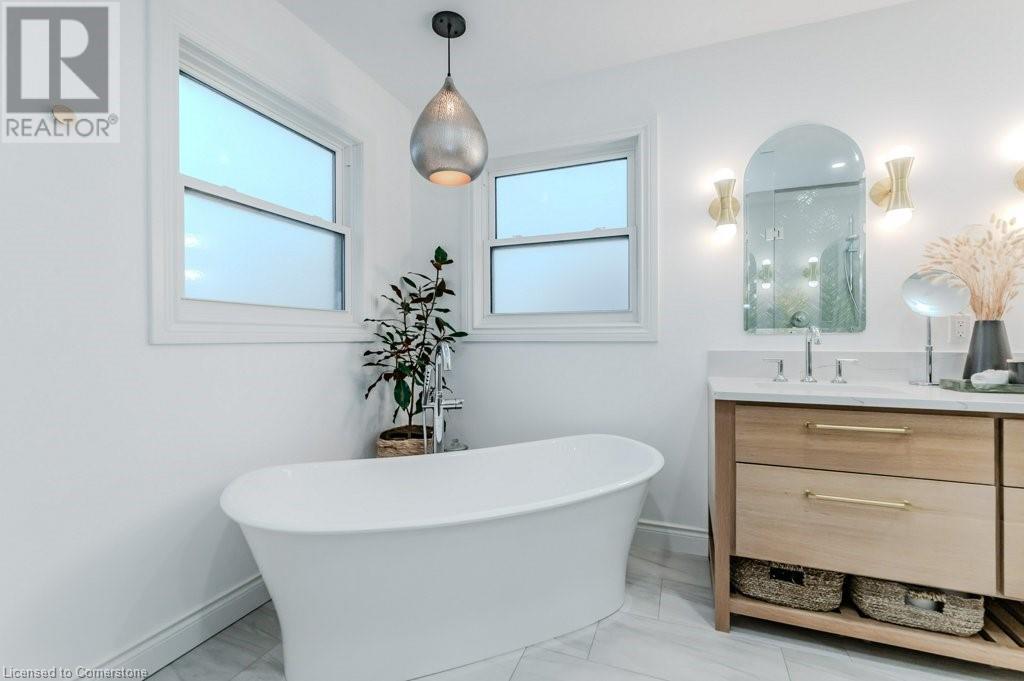 568 Little Dover CrescentWaterloo, Ontario  N2K 4E4 - Photo 26 - 40680959