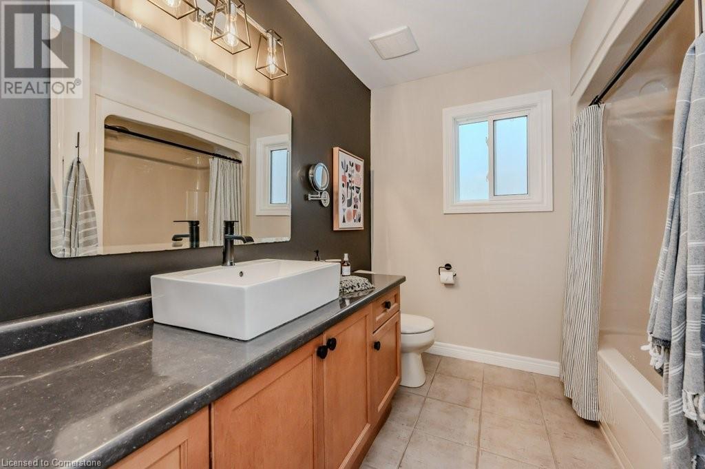 568 Little Dover CrescentWaterloo, Ontario  N2K 4E4 - Photo 22 - 40680959