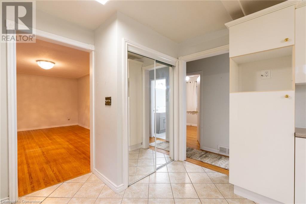 1 Cherrylane Drive, St. Catharines, Ontario  L2M 2H7 - Photo 12 - 40682437