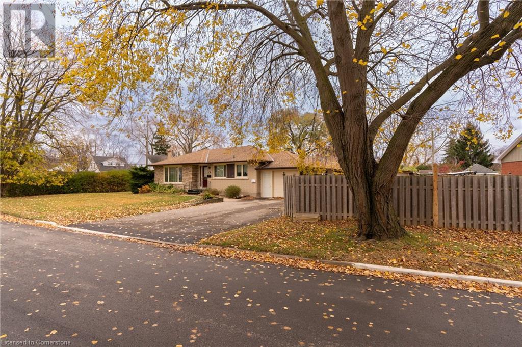 1 Cherrylane Drive, St. Catharines, Ontario  L2M 2H7 - Photo 2 - 40682437