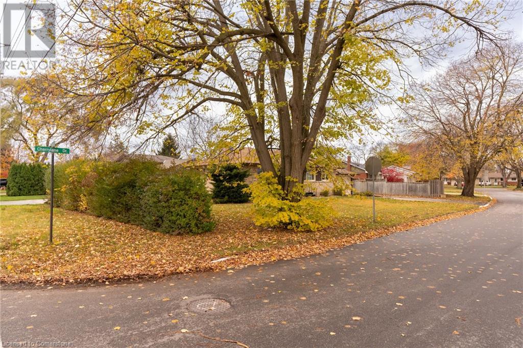 1 Cherrylane Drive, St. Catharines, Ontario  L2M 2H7 - Photo 4 - 40682437