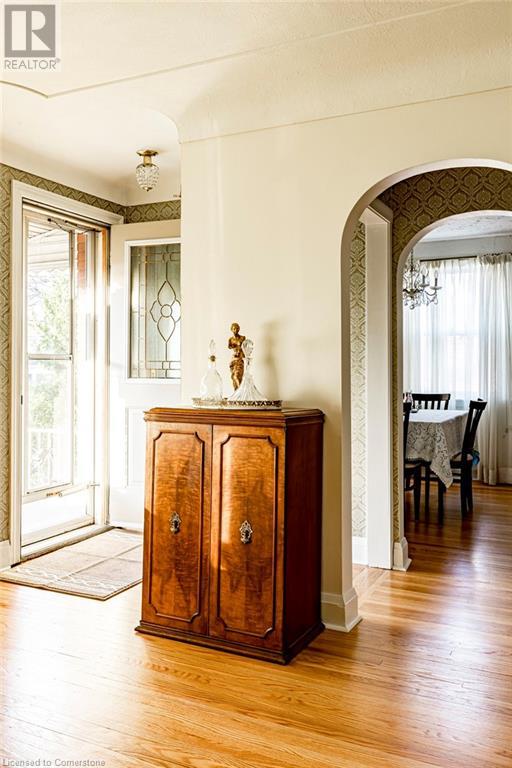 45 West 4th Street, Hamilton, Ontario  L9C 2M5 - Photo 2 - 40681820