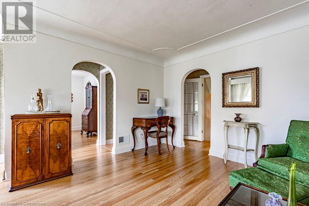 45 West 4th Street, Hamilton, Ontario  L9C 2M5 - Photo 5 - 40681820