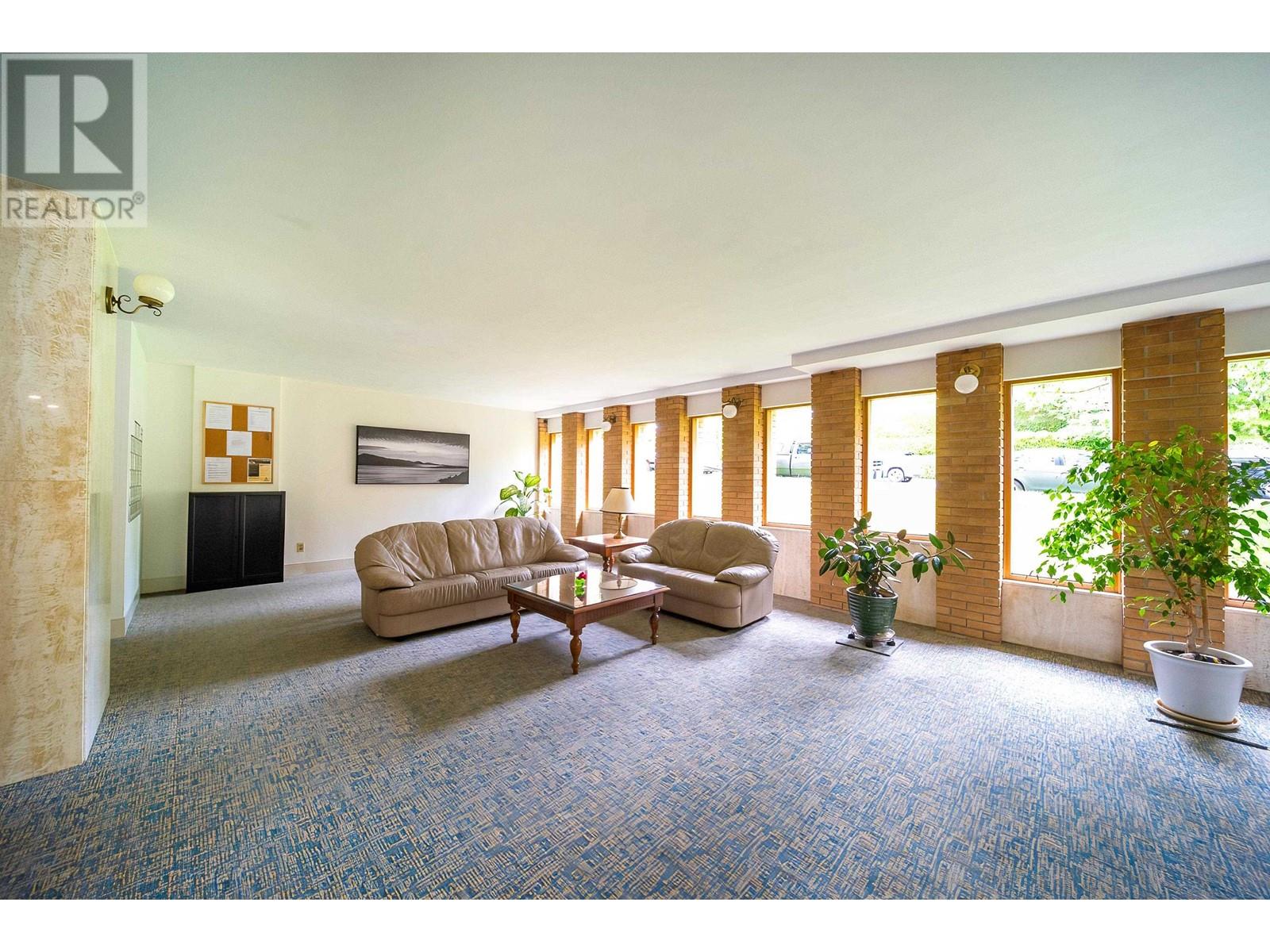 Listing Picture 31 of 31 : 206 2409 W 43RD AVENUE, Vancouver / 溫哥華 - 魯藝地產 Yvonne Lu Group - MLS Medallion Club Member