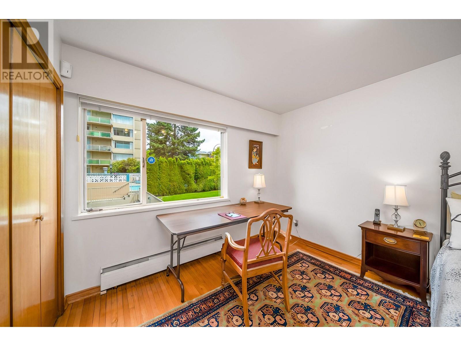 Listing Picture 20 of 31 : 206 2409 W 43RD AVENUE, Vancouver / 溫哥華 - 魯藝地產 Yvonne Lu Group - MLS Medallion Club Member